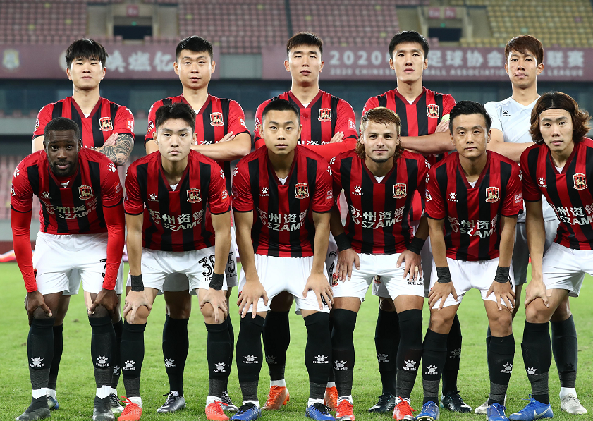 包含中国乒乓球队逆转英国乒乓球队，奥恰洛夫完成帽子戏法的词条