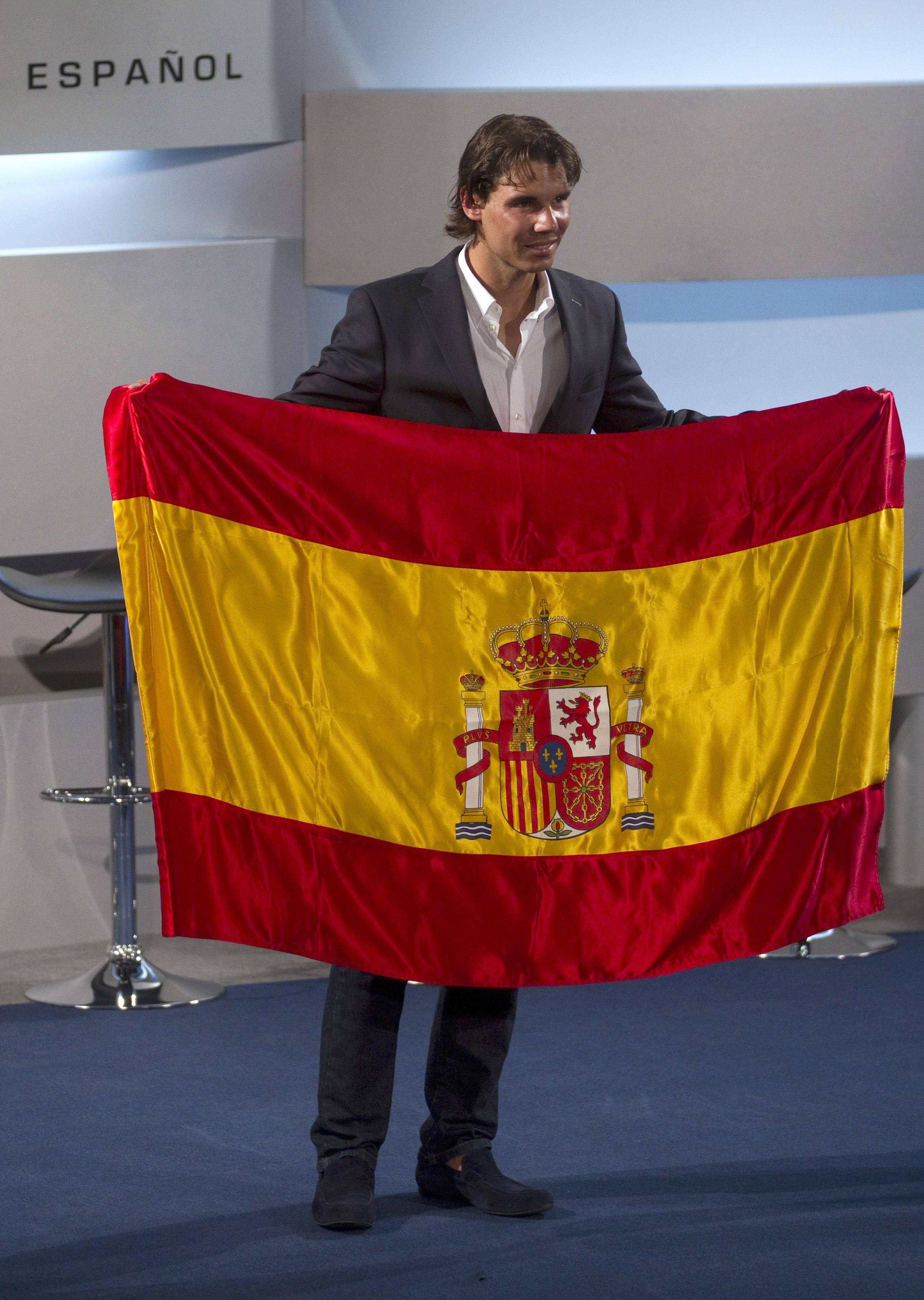 包含日本网球队爆冷美国网球队，纳达尔完成帽子戏法的词条