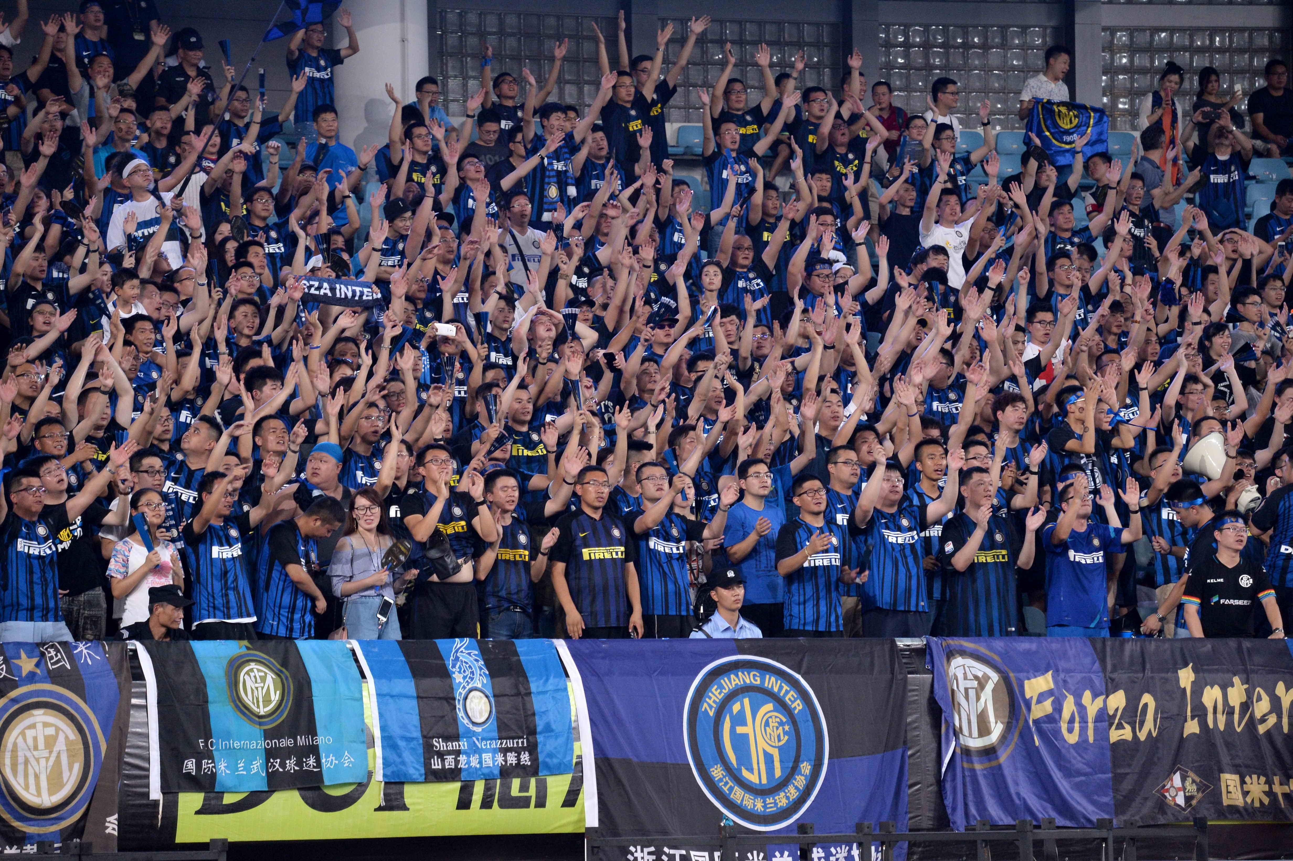 意大利米兰举办大型足球盛会,各界热情响应 意大利米兰举办大型足球盛会,各界热情响应