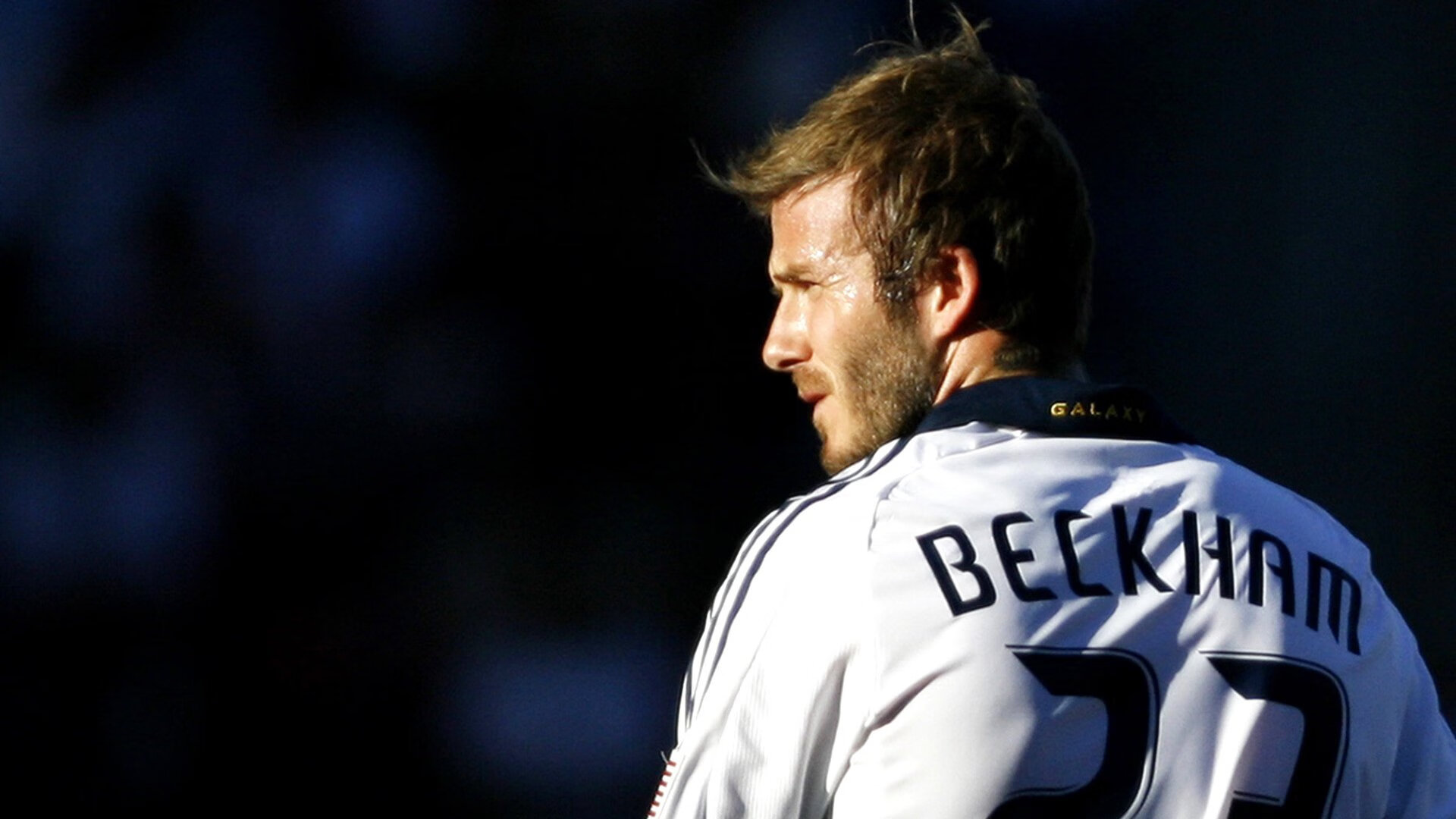 英超争冠焦点战激战正酣，伊朗友谊赛险胜塞维利亚引关注