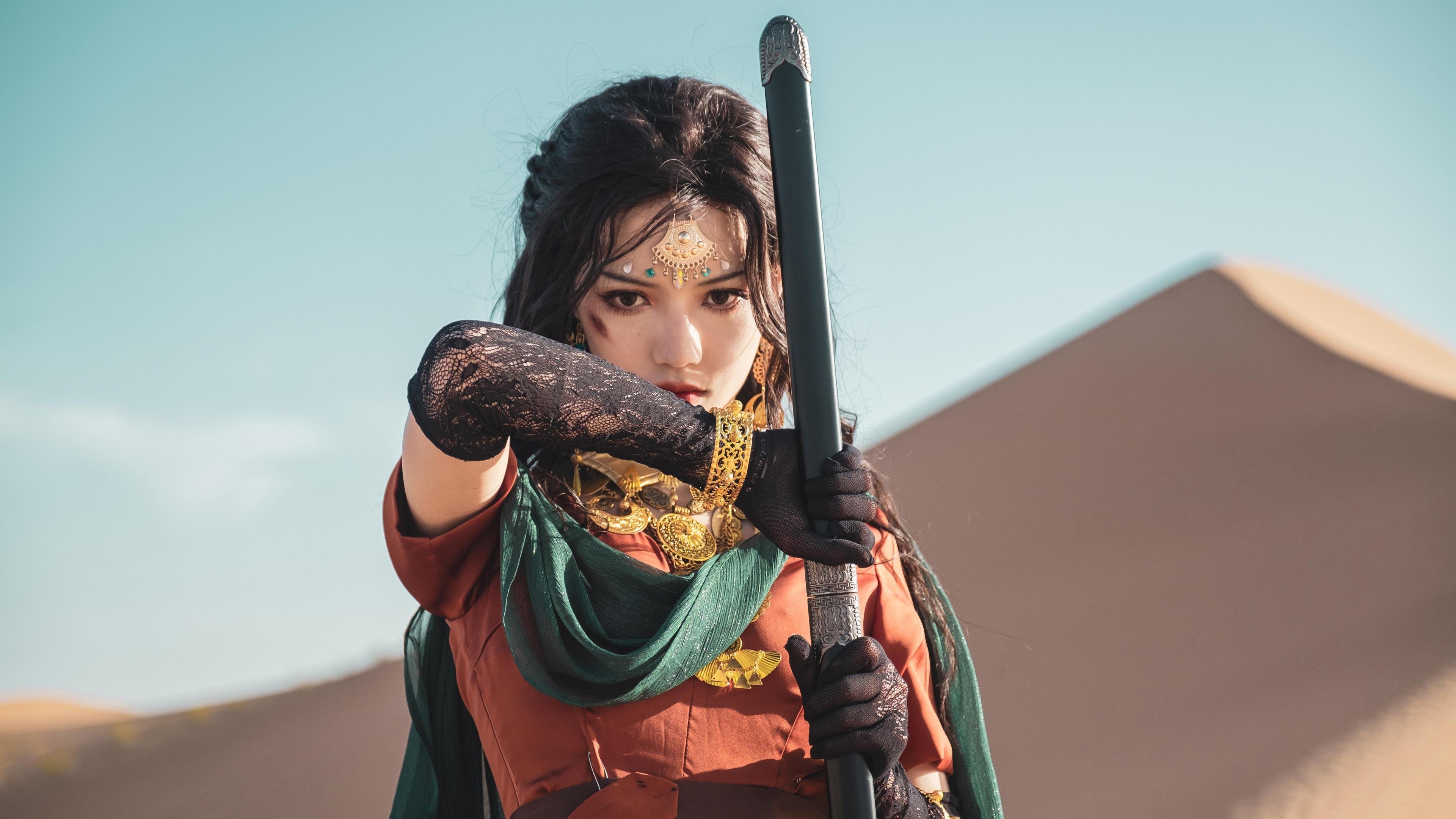 浓眉点燃F1新赛季揭幕战之夜，激情、速度与荣耀的序章