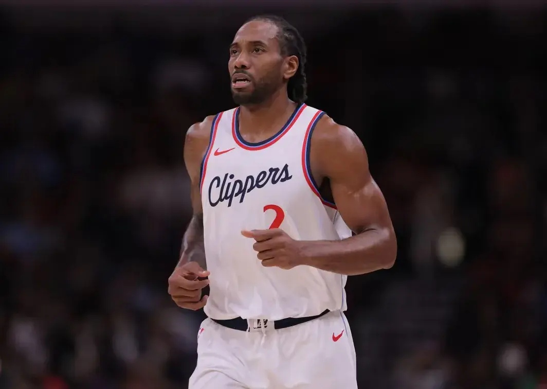 骑士强势拿下快船，恩比德在德甲争冠战接管比赛